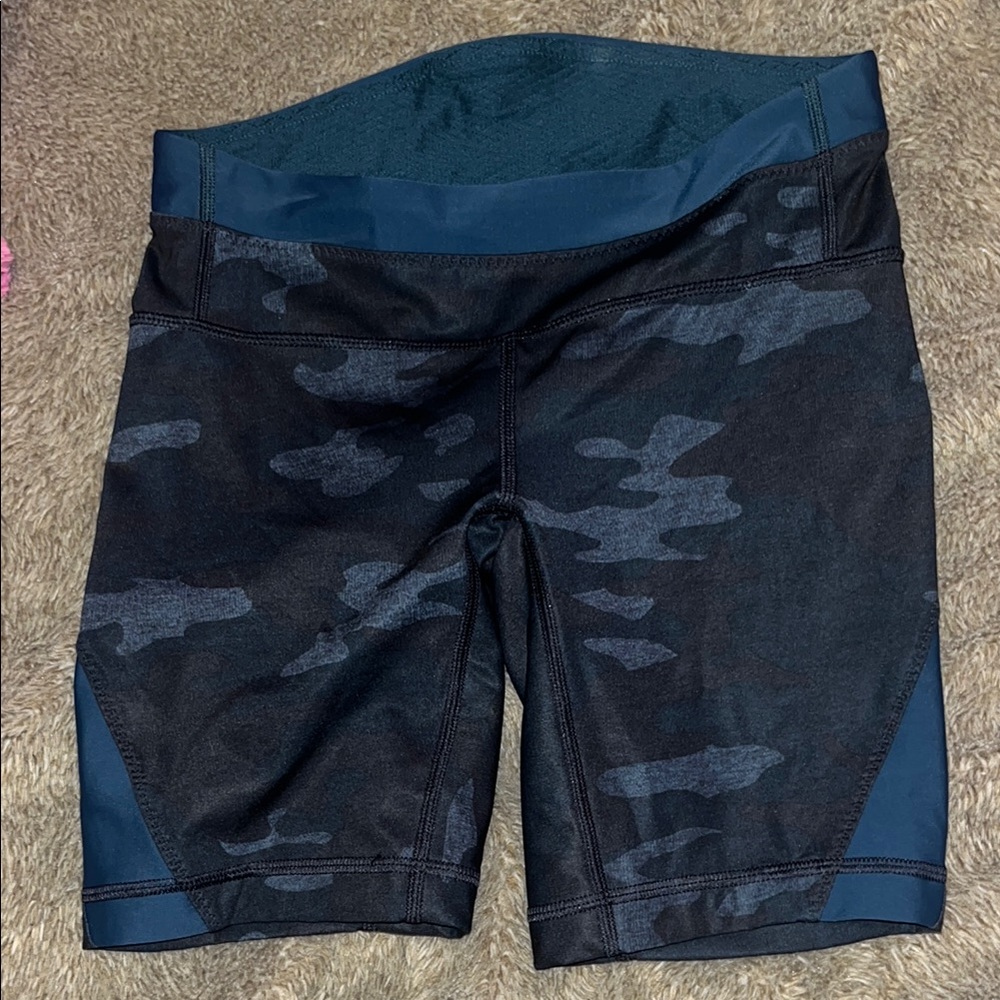 Lululemon Athletica Blue Athletic Shorts Mid-Thigh Length